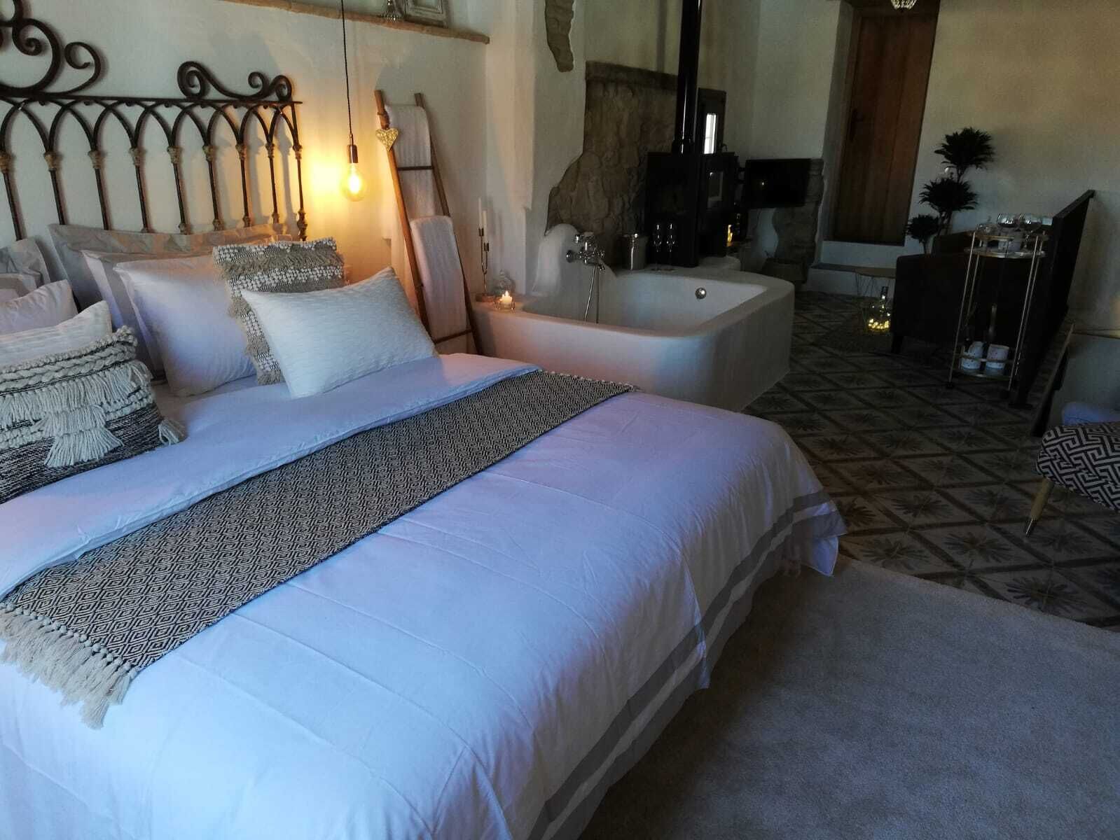 La bañera junto a la cama de Eternal Rural